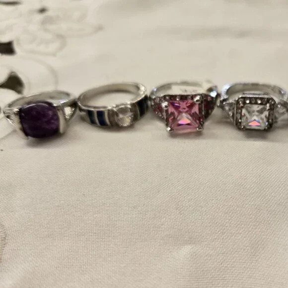 lot costumes rings bling.. sizes vary - Picture 2 of 4